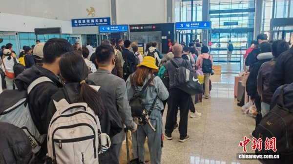 诚利和 绥芬河公路口岸：今年前9个月出入境货车数量同比增33.5%